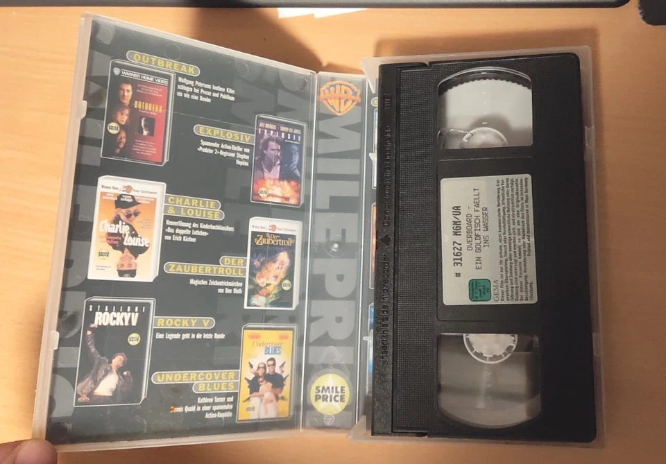 Overboard - Ein Goldfisch fällt ins Wasser - Russell Hawn - VHS Videokassette - Bild 4 von 4