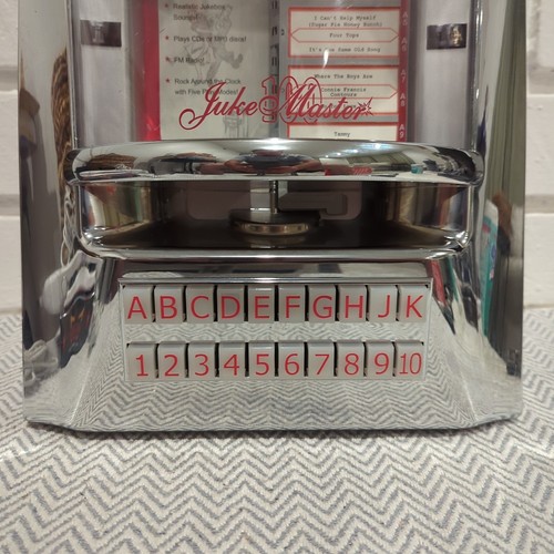 JukeMaster 100 Tabletop Jukebox by Tyrell - Picture 3 of 9
