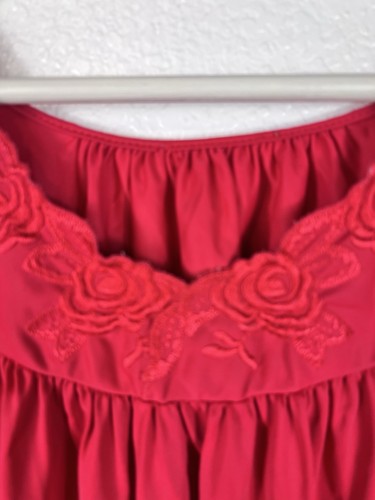 VTG Satin Full Length Nightgown Romanitc Red Embroidered Flowers Nylon - Picture 4 of 9