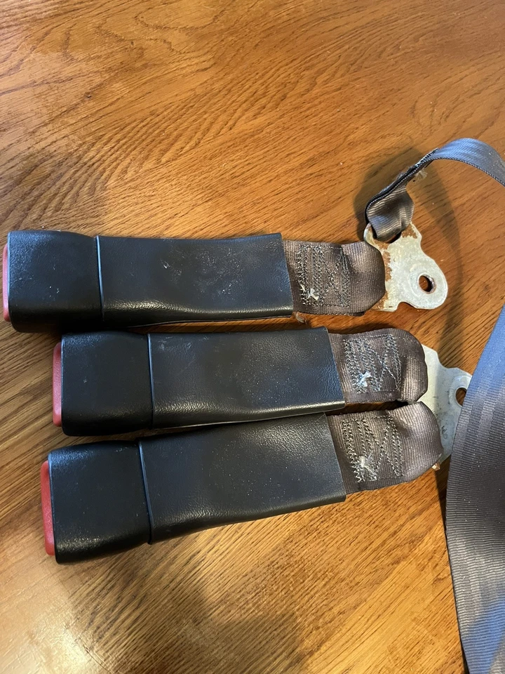 Hebillas de cierre del cinturón de seguridad central del asiento trasero AGATE Jeep Cherokee XJ 1997-2001 Foto 4 de 4