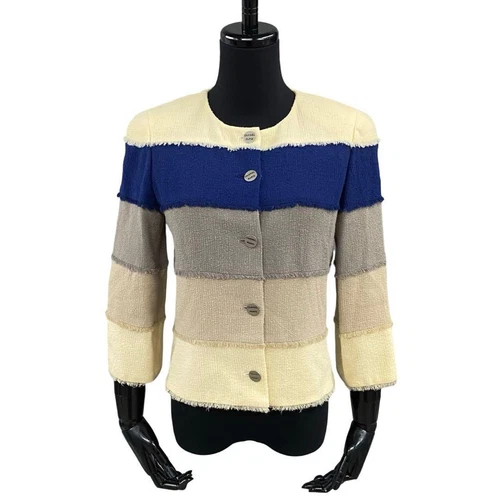 Giacca Chanel 00C logo bottoni lana senza colletto taglia P14760V08224 usata