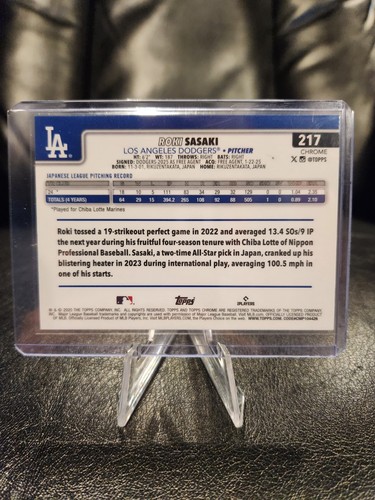 2025 Topps Chrome #217 Roki Sasaki Green Wave /99 (RC) - Picture 2 of 2