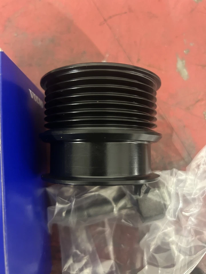 Volvo XC40 2022- alternator generator pulley 32383761  - Image 2 of 2
