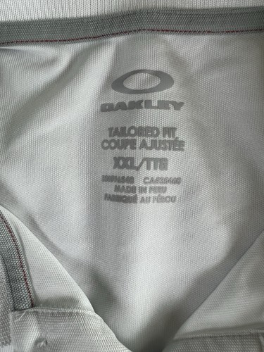 Oakley XXL White Short Sleeve Golf Polo Shirt Men's Tailored Fit - Picture 2 of 3