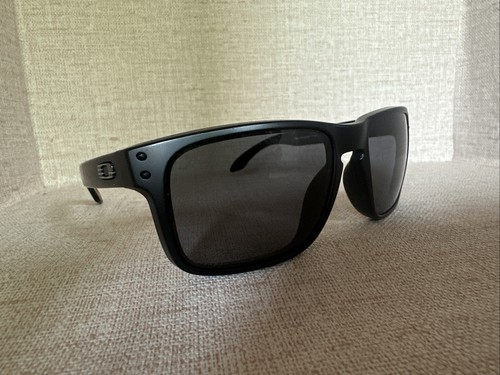 oakley men's 009102 Holbrook square sunglasses No Case No Scratches - Picture 2 of 8