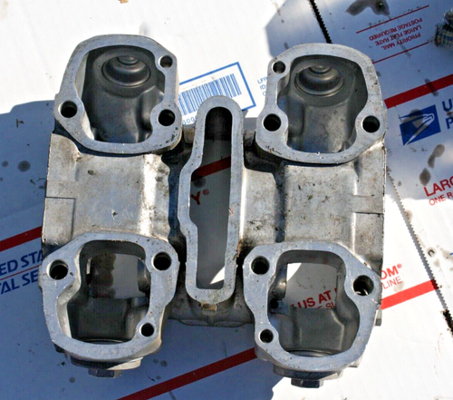 1968-69 HONDA CL350 SCRAMBLER OEM ENGINE TOP COVER - Picture 2 of 2