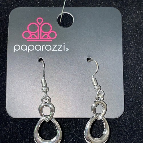 Paparazzi Jewelry Boundless Beauty Fish Hook Earrings - Picture 1 of 4