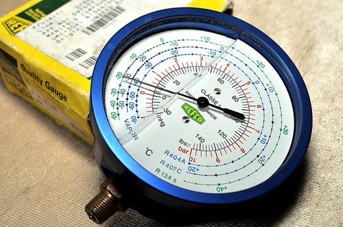 REFCO 597633 Manifold Compound Gauge - Picture 2 of 8