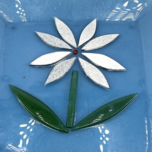 Fused Art Glass Dish Tray Plate 8.5" Square Blue Daisy Pattern - Picture 2 of 7
