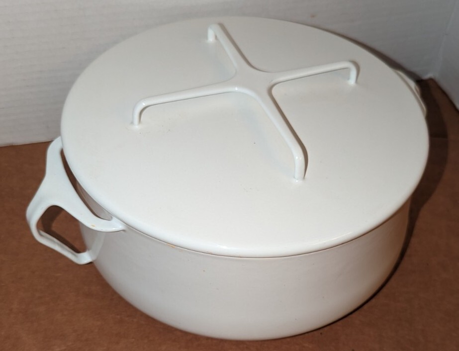VTG Dansk JHQ Kobenstyle Large White Enamel Casserole Dutch