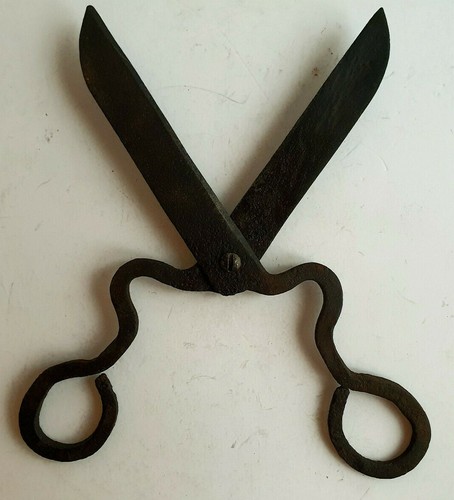 "Tijeras de coser de hierro antiguas 10 6/8" turcas hechas a mano primitivas" de finales de 1700 - Imagen 2 de 12