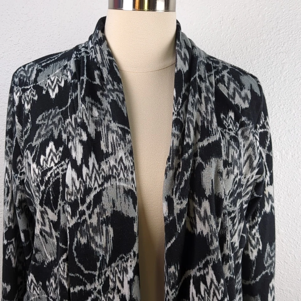 Cárdigan polar para mujer Liz Lange 1X negro abstracto floral frente abierto largo Slv Foto 2 de 4