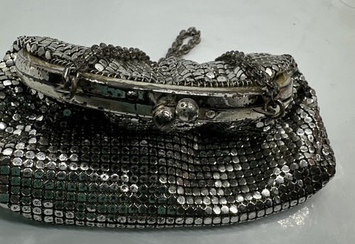 Vintage WHITING & DAVIS Silver Mesh Evening Purse Clutch Bag 5 X 5 Inches - Picture 2 of 5