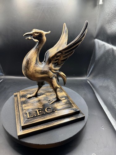 Hand-Painted 3D Printed Liver Bird Figurine - Unique Liverpool Souvenir - Picture 8 of 8