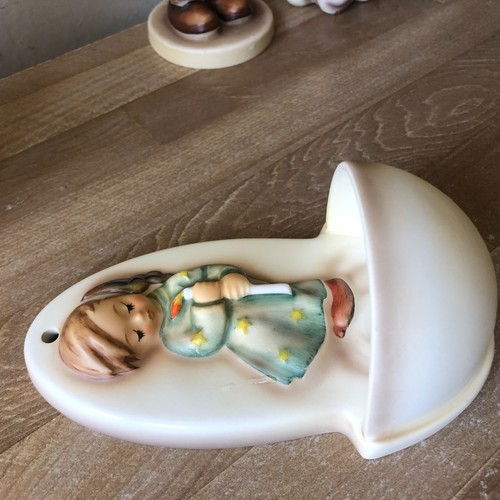 Group of 4 Hummel Figurines - Picture 6 of 23