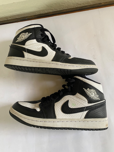 Nike Air Jordan 1 Mid GS DR0501-101 White Black Split Youth Size 7Y /W 8.5 Retro