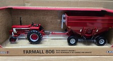 1/32 Farmall 806 Diesel WF Tractor with Gravity Wagon – Ertl