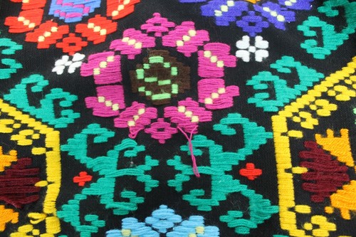 South American Embroidered Throw Blanket Colorful Geometric Native Twin 74 x 56" - Picture 10 of 12