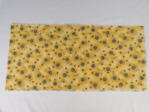 New Vintage Cat 100% Cotton Fabric Piece 10" x 42" YARN BALL MEOWS & PAW PRINTS - Picture 3 of 3