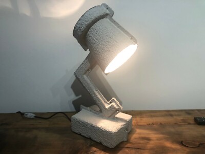 &Trash Me Designer Tischlampe, umweltfreundlich, aus recycelten Eierboxen!