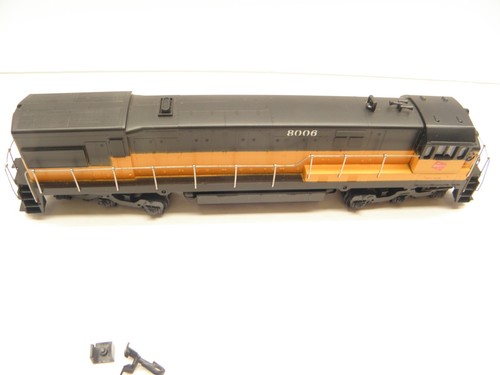 ATHEARN GE U-30C DUMMY LOCOMOTIVE - MILWAUKEE ROAD #8006 ~HO SCALE - Picture 6 of 9