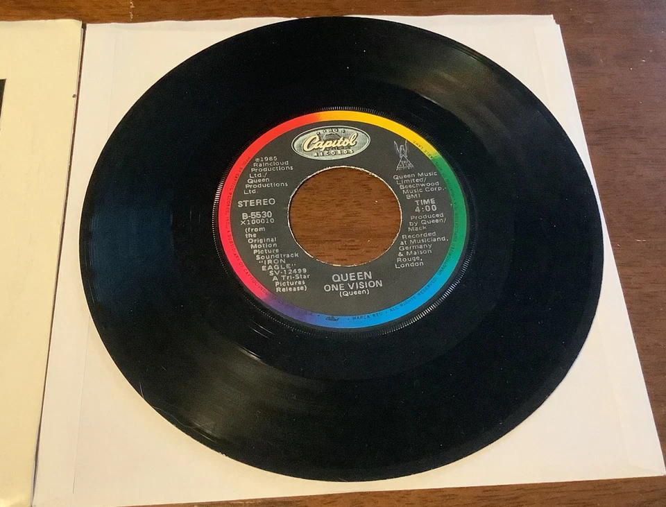 Queen 45 w/ps One Vision Blurred Vision 1985 Capitol B-5530 Foto 3 de 4