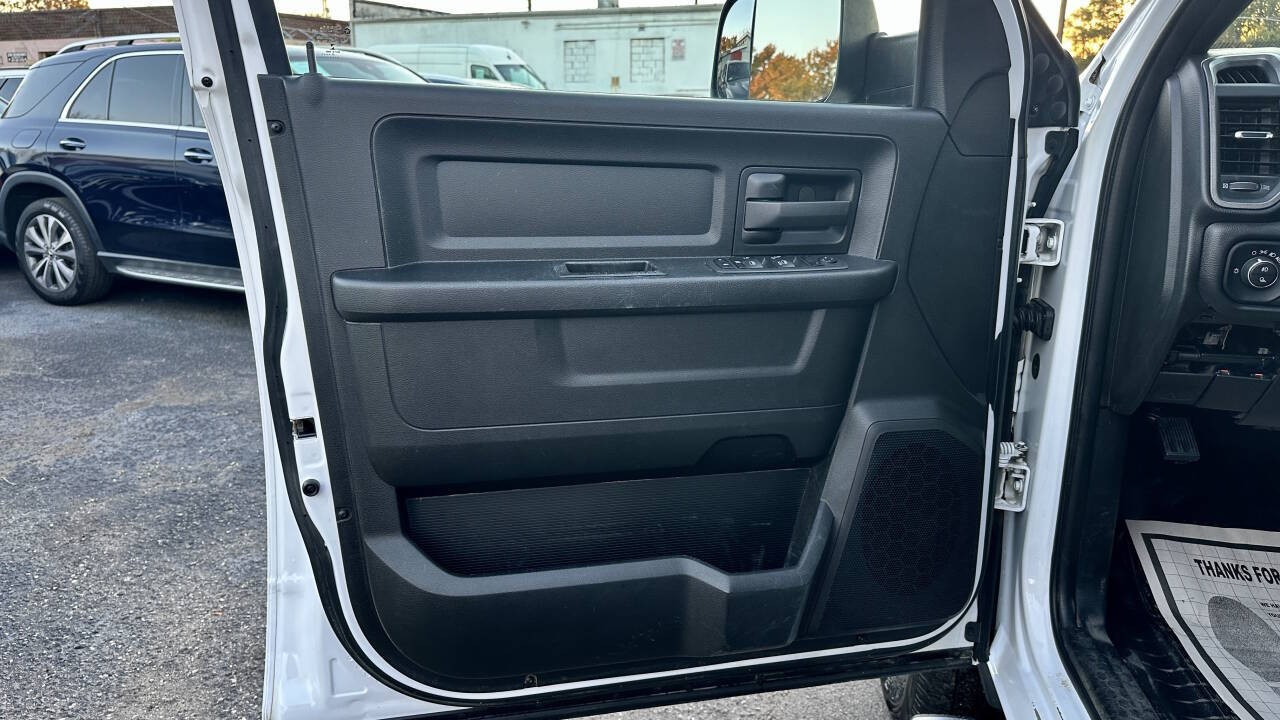 2022 Ram 2500 Tradesman 4x4 4dr Crew Cab 8 ft. LB Pickup thumbnail 12