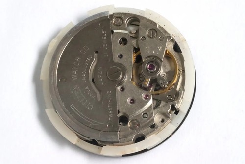 Citizen 8200A defective movement for spares restore - Bild 2 von 3