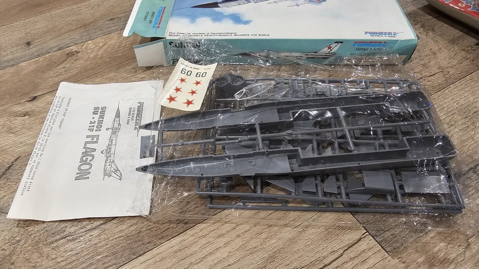 Maquette avion 1/72 sukhoi su 21F flagon - Photo 3/4