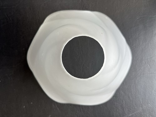 Wavy tulip White/clear frosted glass wall-light lampshade - Picture 3 of 4