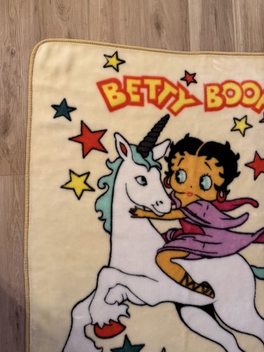 2004 Vintage Y2K Betty Boop Unicorn Rainbow Plush Blanket Throw 43” x 54” - Picture 3 of 15