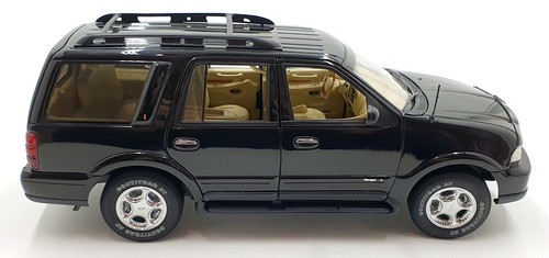 Autoart 1/18 scale Diecast DC16424U - Ford Lincoln Navigator - Black - Picture 4 of 5