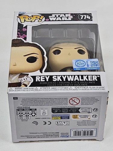 Funko Exclusive Pop Star Wars Impressions Rey Skywalker #774 BOBBLEHEAD Vinyl - Picture 2 of 10