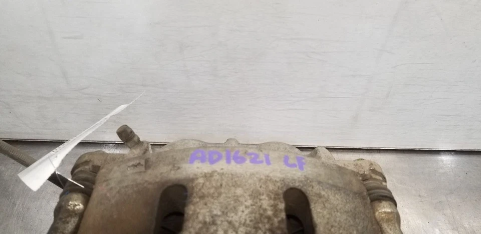 20 NISSAN TITAN BRAKE CALIPER 前左球杆 — 第 2/4 张图片