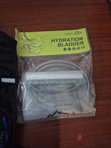 Running Hydration Vest Backpack,Lightweight Insulated Pack with 1.5L Water Bl... - Picture 4 of 7