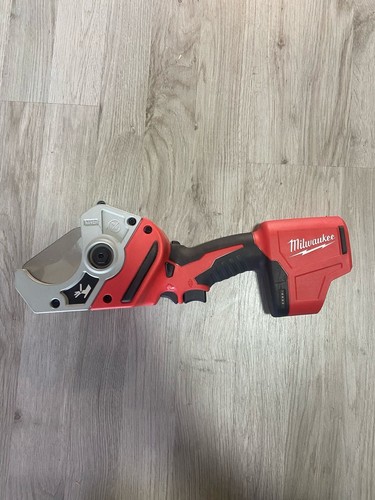 Milwaukee 2470-20 M12 Plastic Pipe Shear (Tool Only) - Picture 1 of 3