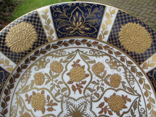 Luxury Abbeydale Dark Blue China Plate Imperial chrysanthemum Design 3 available - Picture 2 of 6