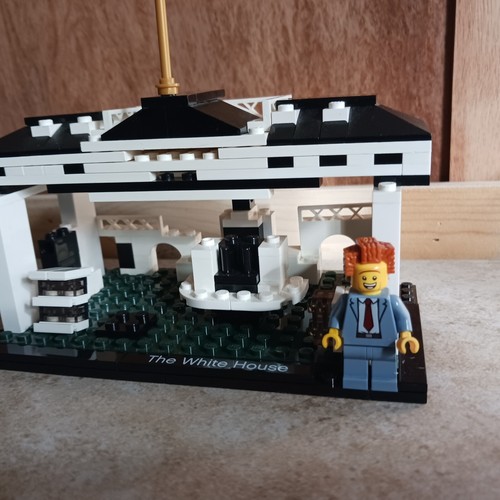 LEGO White House Trump Demolished Rebuild Needed President Figure Included Parts - Picture 5 of 5