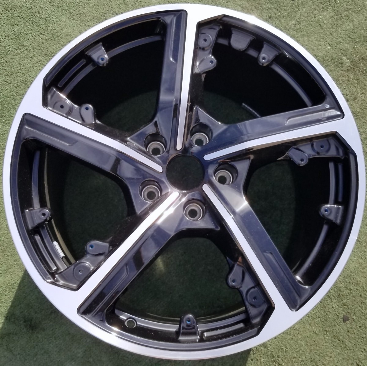 Factory Audi RS E Tron GT Wheel OEM Genuine Original 4J3601025H