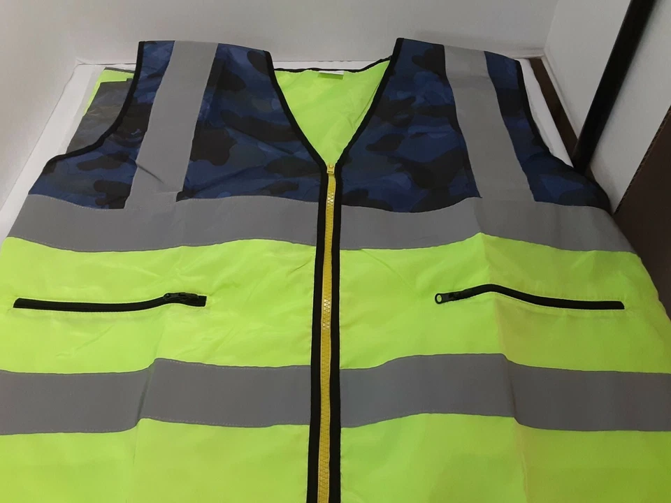 Akfly Reflective Safety Vest With Zippered Pockets Size Large New Lot of 2 - Image 4 of 4