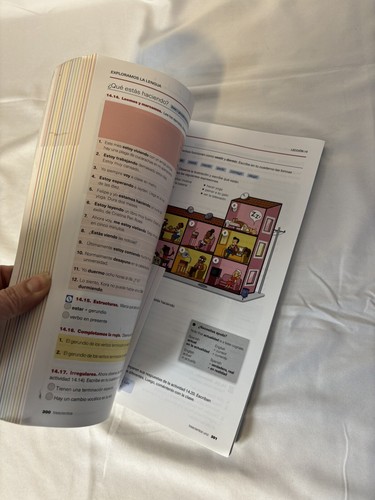 Aula 1 En Accion Paperback - Picture 3 of 16