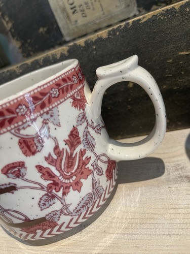 Anthropologie White Floral Initial Mug ‘E’ Thumb Rest BNWOT - Picture 3 of 8