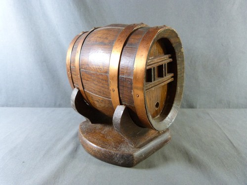French Vintage oval barrel in oak rimmed with brass on its support - Picture 3 of 7