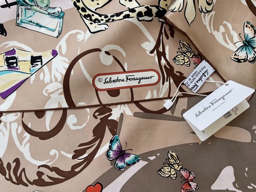 Nuevo Unisex Salvatore Ferragamo Bufanda de Seda Iconos Belleza Animal Floral Beige Envoltura - Imagen 10 de 16