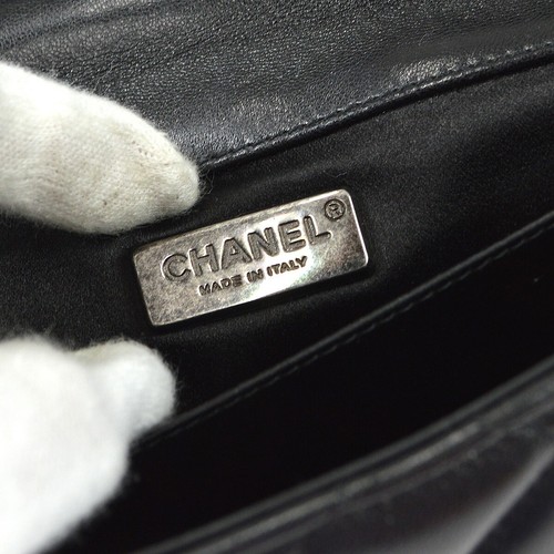 Chanel Black Lambskin Handbag 67716 - Picture 10 of 11