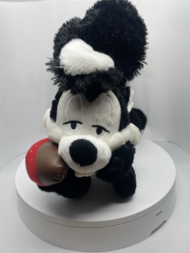 New Hallmark Looney Tunes PEPE LE PEW Valentines SWEET ON YOU Talking 13" Plush