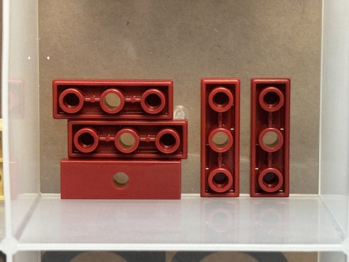 LEGO Parts - Dark Red Tile, Modified 1 x 3 Inverted with Hole - No 35459 - QTY 5 - 第 1/1 張圖片