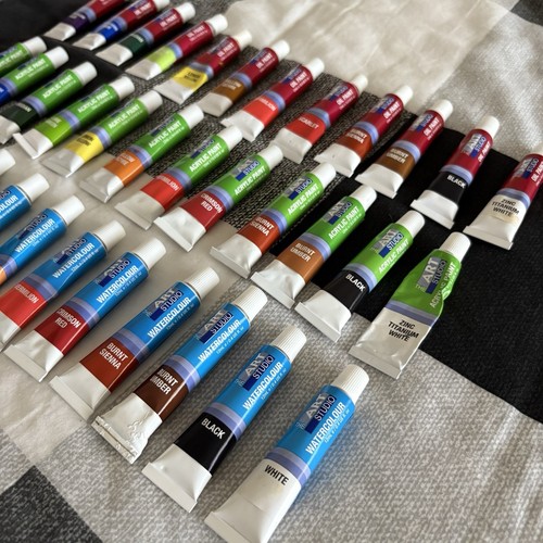 THE ART STUDIO PAINT SET - ACRYLIC, WATERCOLOUR & OIL PAINT - 35 12ML TUBES USED - Picture 5 of 6
