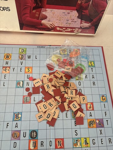 Vintage 1975 Scrabble Crossword Game for Juniors 4th Edition S&R Complete & Rare - Picture 2 of 4