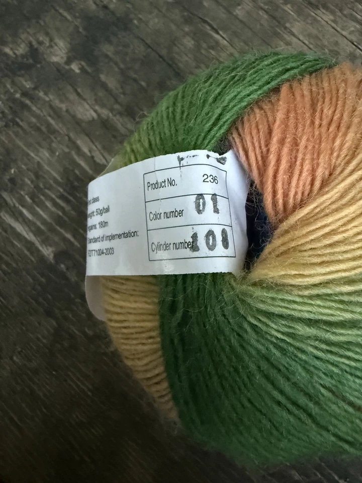 Rainbow Line Gradiente 100% Lana 50g/180m Col: 01 Lote:108 Verde Melón Púrpura Azul Foto 4 de 4